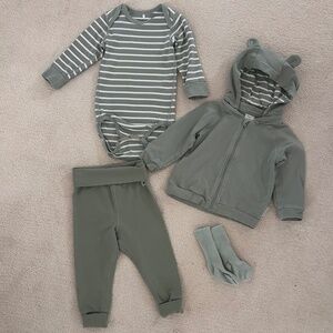 Polarn O Pyret 9-12m outfit